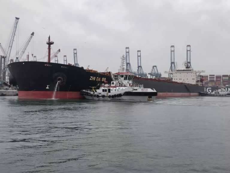 ميناء دمياط يستقبل أكبر حمولة بضائع عامة منذ افتتاحه