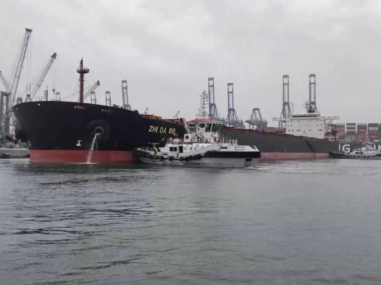 تداول 21 ألف طن بضائع و1211 شاحنة بمواني البحر الأحمر