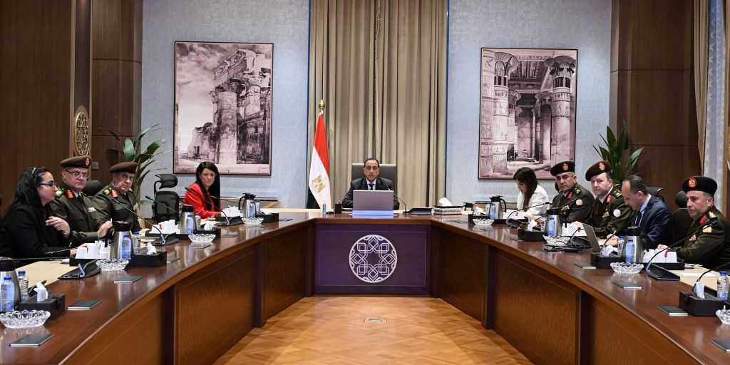 رئيس الوزراء يُتابع موقف المشروعات الخدمية والتنموية التي تنفذها ”الهيئة الهندسية”