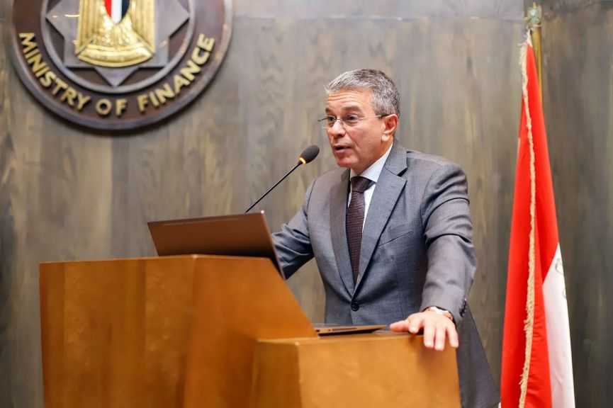 رئيس الجمارك: هدفنا حماية وتحفيز الاقتصاد بمزيد من التسهيلات الجمركية والضوابط الحاكمة للسوق| صور