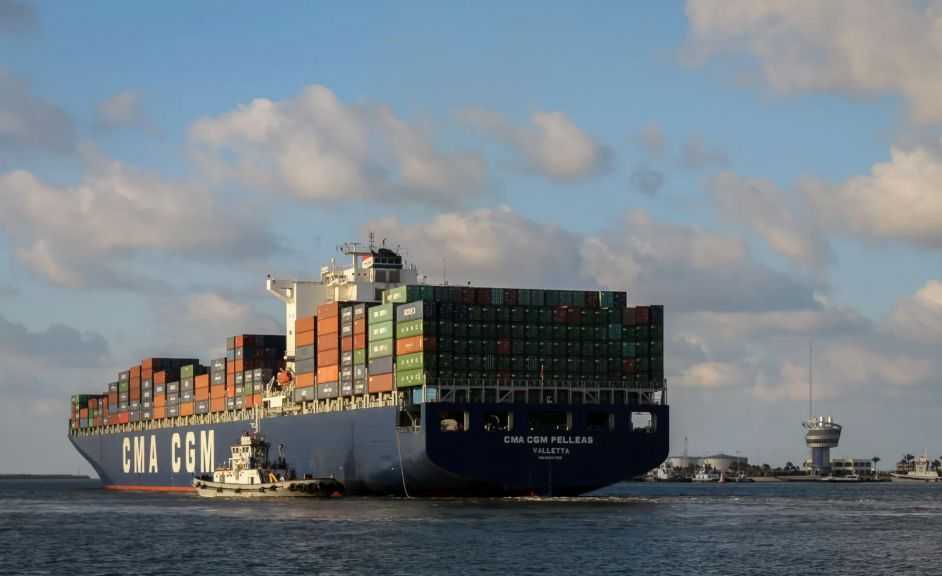 تضم ذرة وقمح وحديد.. ميناء دمياط يستقبل 24601 طنًا من البضائع