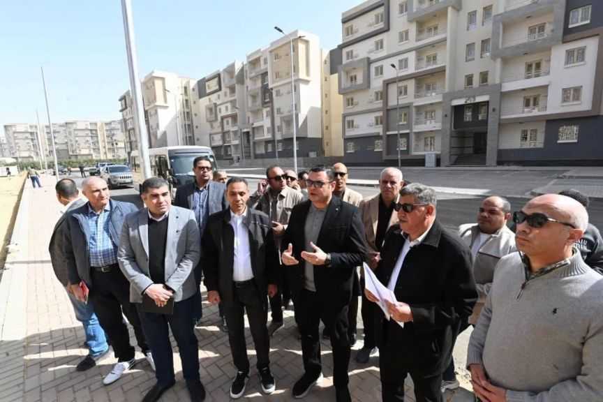 ”الشربيني” يتفقد مشروعات الإسكان المختلفة بحدائق أكتوبر