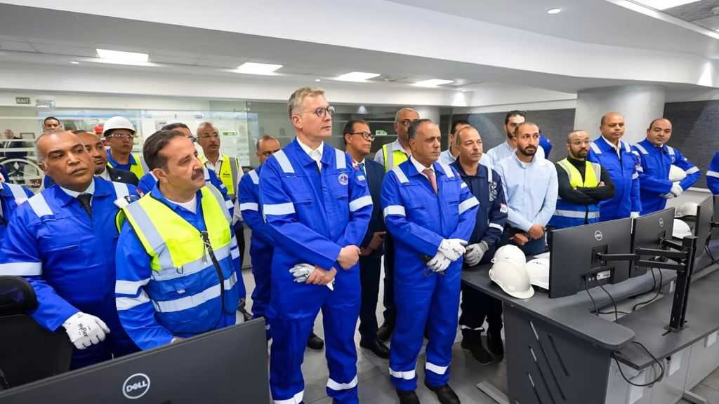 ”بدوي” يتفقد الوحدات الإنتاجية لشركة القاهرة لتكرير البترول| صور