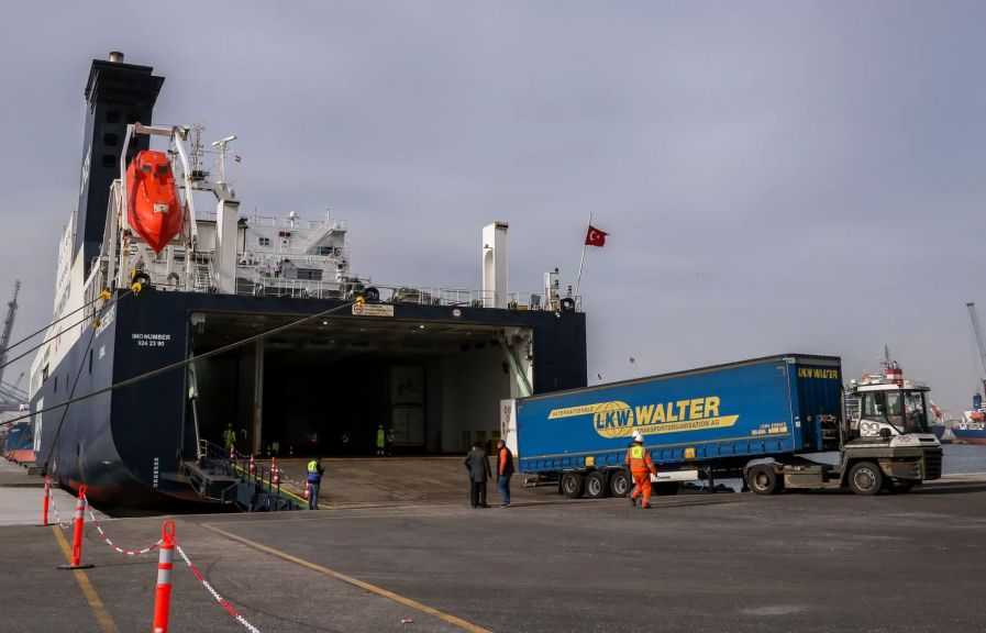 تضم ذرة وقمح وصويا.. ميناء دمياط يستقبل 71489 طنًا من البضائع