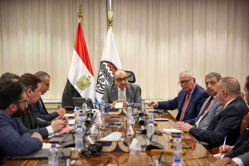 وزير قطاع الأعمال: الشركات التابعة تمتلك محفظة واسعة من الفرص الاستثمارية الواعدة في العديد من القطاعات الحيوية