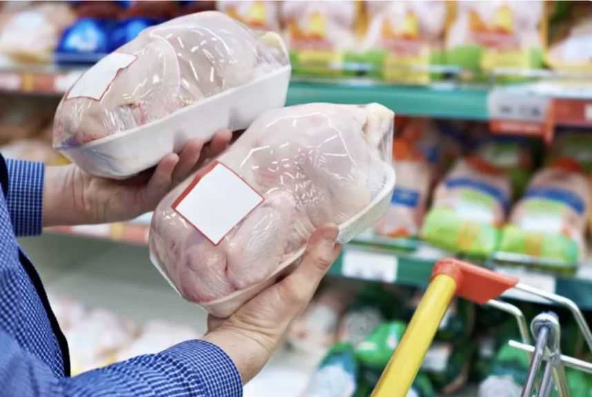 التموين تخفّض سعر كيلو الدواجن المجمدة 5 جنيهات بالمجمعات الاستهلاكية