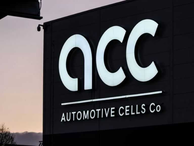 أوتوموتيف سيلز تلغي مصنعين لبطاريات السيارات في إيطاليا وألمانيا