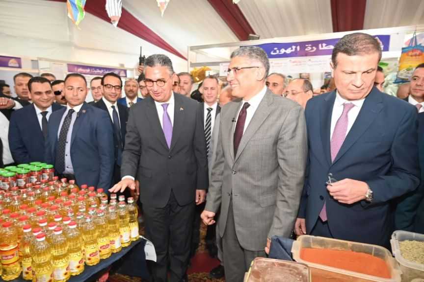 بمشاركة 60 عارضًا.. وزيرا التموين والزراعة يفتتحان معرض ”أهلًا رمضان” الرئيسي بالجيزة| صور