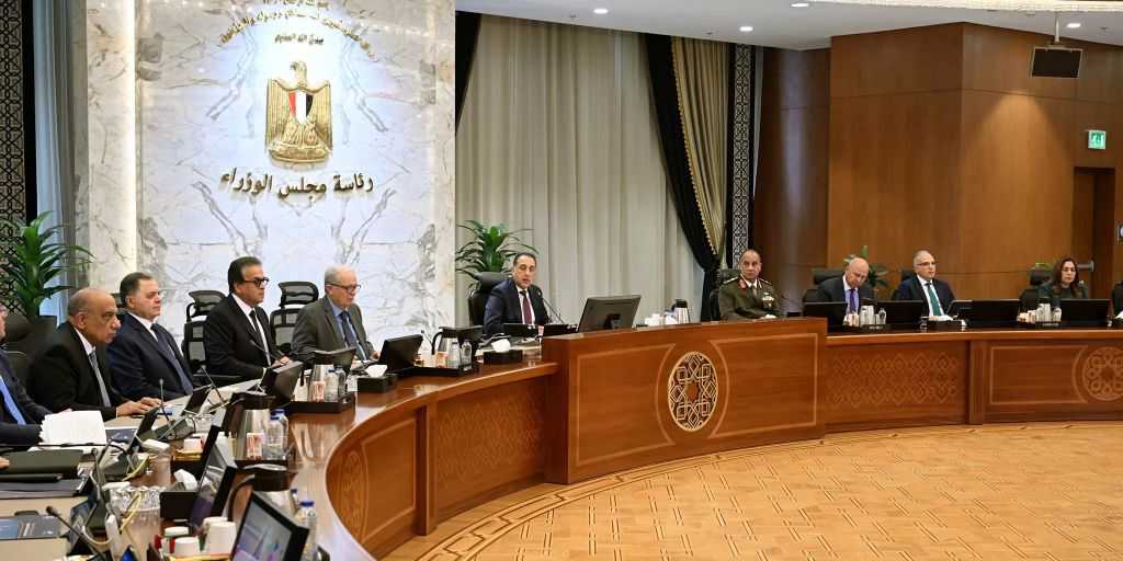 رئيس الوزراء: نعمل على رفع معدل النمو الاقتصادي سنويًا وخفص عجز الموازنة والدين والبطالة