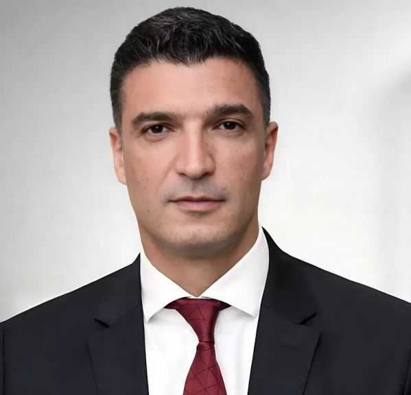 وزير الصناعة يُصدر قرارًا بمد العمل بحزمة المهل والتيسيرات السابقة للمشروعات الصناعية المتعثرة