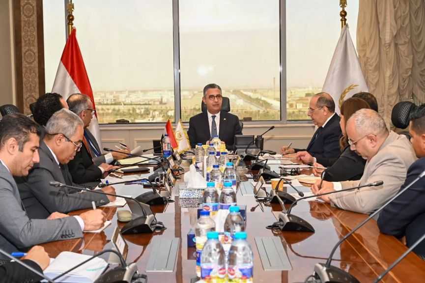 وزير التموين يٌوجه بصرف المنحة الإضافية على البطاقات التموينية بدءًا من الغد| التفاصيل