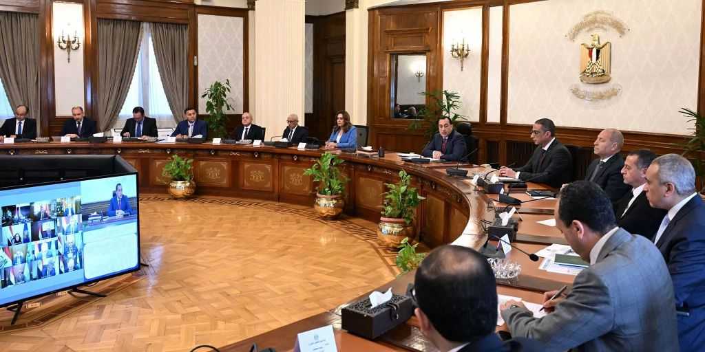 رئيس الوزراء يُوجه برفع درجة الجاهزية في ملفات النظافة العامة ورفع الإشغالات وصيانة الإنارة