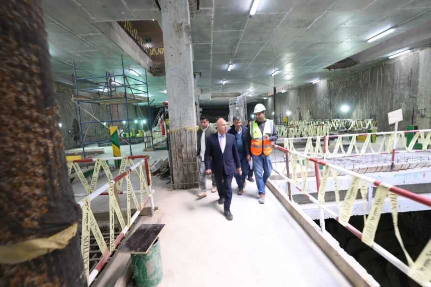 يتضمن 17 محطة.. وزير النقل يتفقد تنفيذ المرحلة الأولى من الخط الرابع للمترو| صور