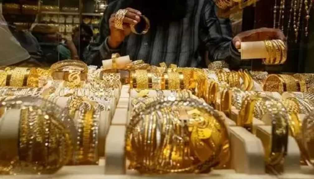 تراجع أسعار الذهب محليًا وعالميًا.. أعرف سعر الجرام بكام