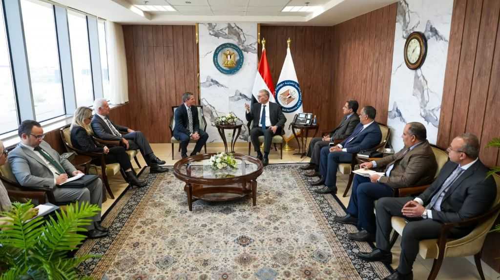 وزير البترول يُناقش مع ”كابريكون إنرجي” أنشطتها في الصحراء الغربية
