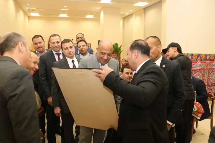 وزير الكهرباء يشارك العاملين بالوزارة والشركة القابضة ونقل الكهرباء إفطارهم الجماعي