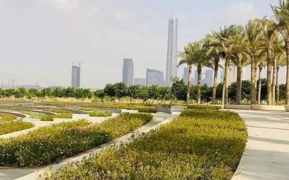 وزيرة الإسكان تتابع تنفيذ النهر الأخضر والحي السكني الخامس بالعاصمة الجديدة