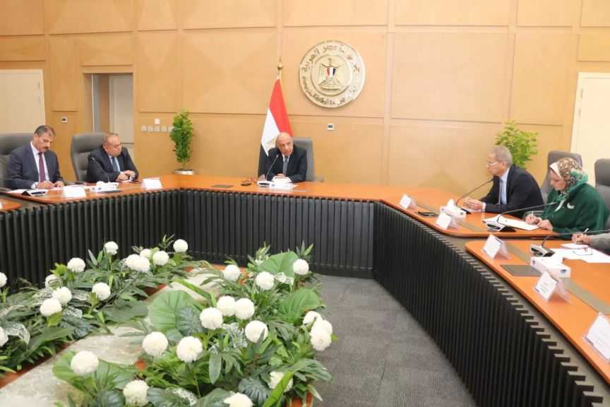 وزير الكهرباء يجتمع بأعضاء اللجنة الدائمة لإدارة الأزمات والكوارث والحد من المخاطر