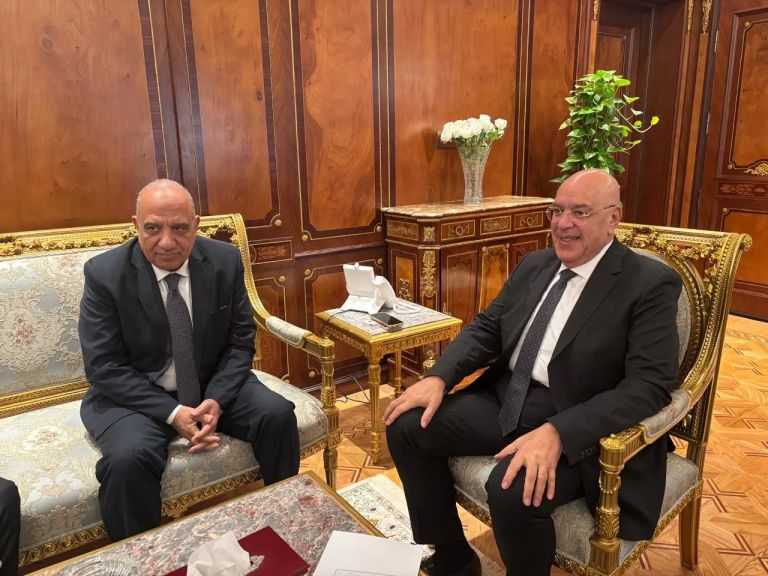 وزير الكهرباء يلتقي رئيس البرلمان لشرح استراتيجية العمل لضمان أمن واستدامة الطاقة الكهربائية