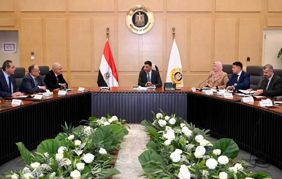 وزير الصناعة: نراجع استراتيجية التنمية الصناعية.. وسيتم عرضها على اتحاد الصناعات للمشاركة الفعالة فيها