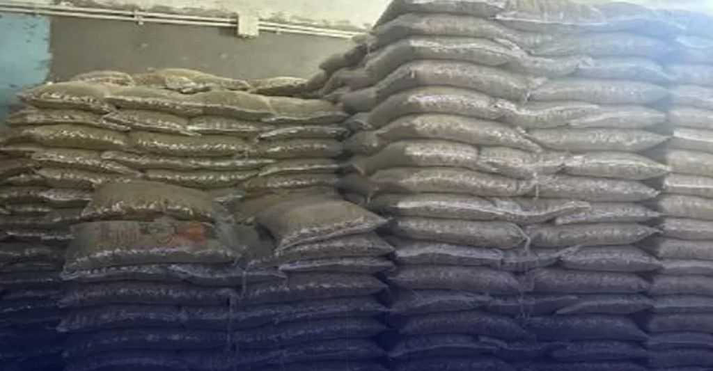 شرطة التموين تضبط أطنان من المكرونة والدقيق مجهولة المصدر