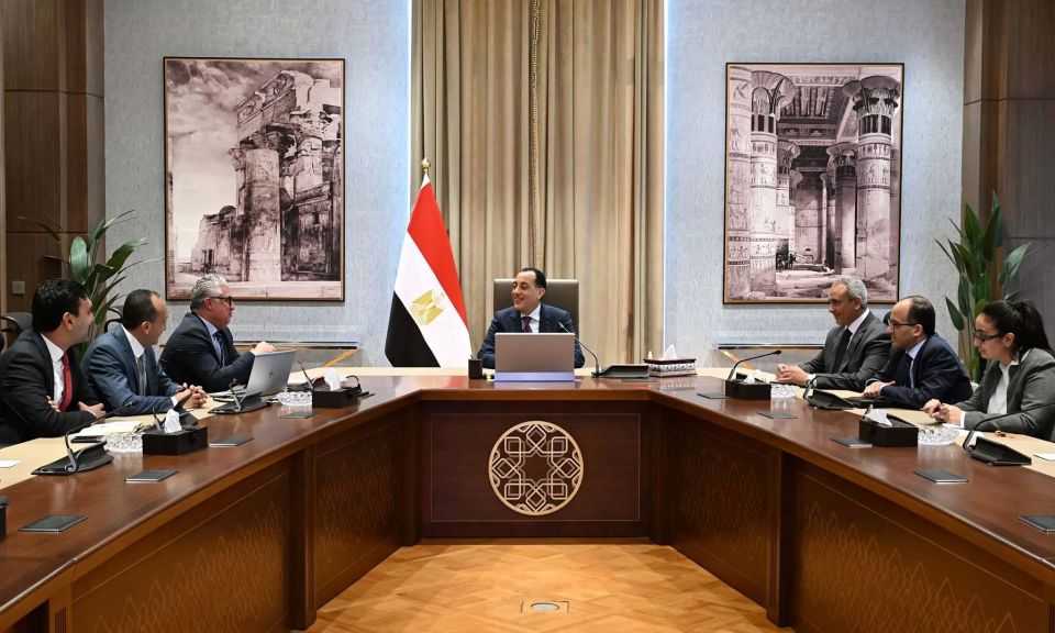 ”جمال الدين” يستعرض موقف المشروعات بمناطق غرب القنطرة ووادي التكنولوجيا وشرق بورسعيد