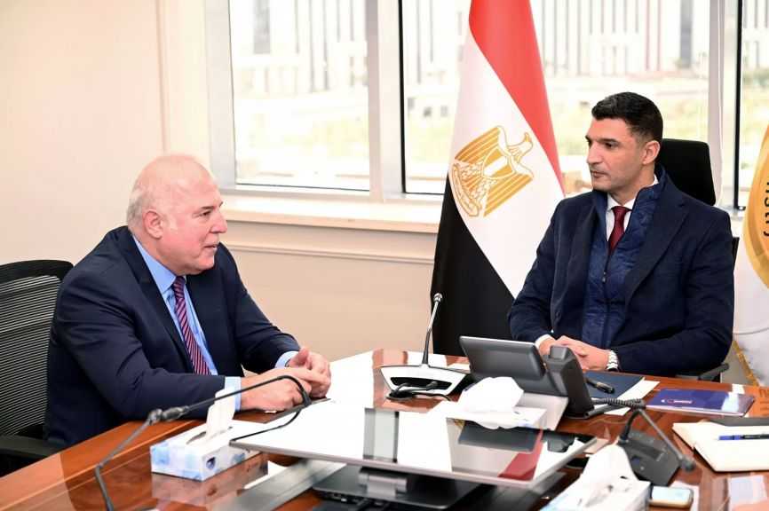 وزير الصناعة يُناقش مع ”بولاريس” التركية للتطوير الصناعي خططها التوسعية لجذب المزيد من الاستثمارات