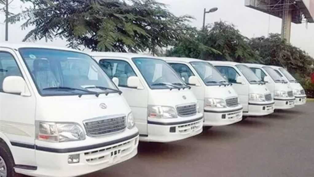 بعد ارتفاع أسعار البنزين.. محافظة الجيزة تقر التعريفة الجديدة للمواصلات