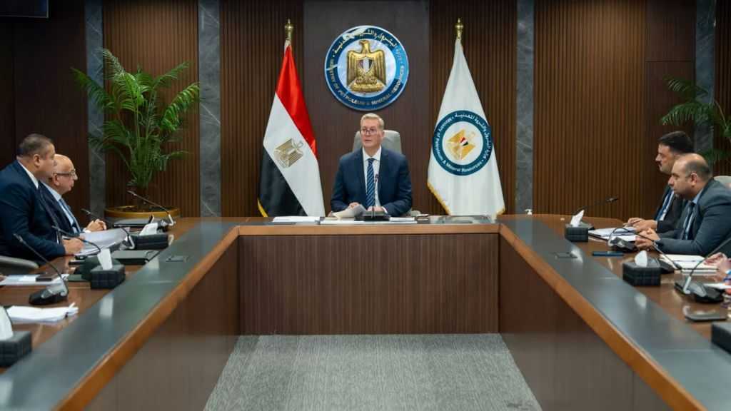 وزير البترول: المسح الجوي الجيوفيزيقي خطوة أساسية للتعرف على المعادن الحرجة والعناصر النادرة