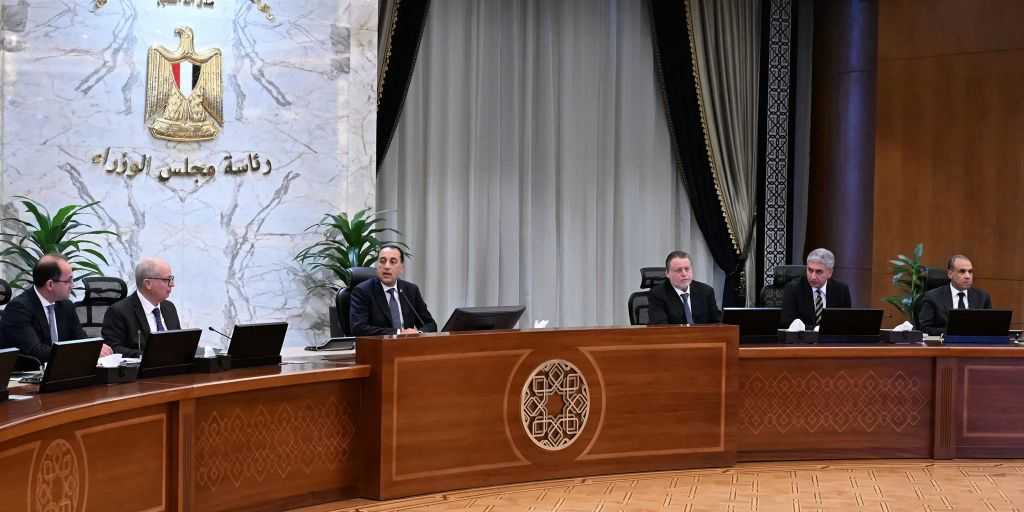 محافظ البنك المركزي يؤكد توافر الاحتياجات المالية اللازمة لتأمين السلع الأساسية ومستلزمات الإنتاج