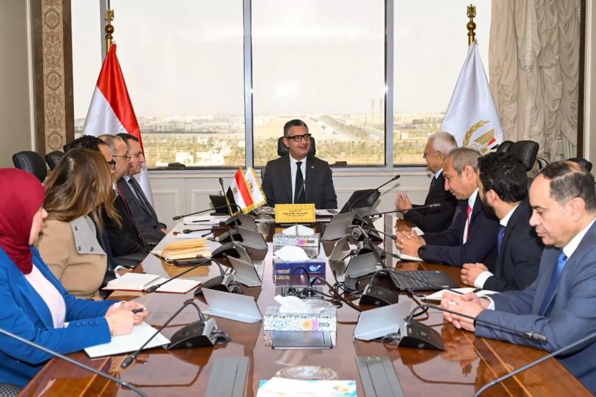 وزير التموين يُناقش تطوير منظومة رقمية متكاملة للتفتيش والتصنيف للأسواق ومنافذ تداول السلع