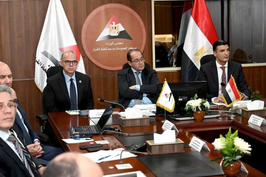 وزراء الصناعة والمالية والاستثمار يُناقشون توصيات مراجعة البرنامج الوطني لتنمية صناعة السيارات