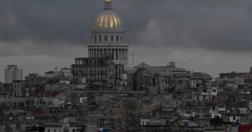 عودة الكهرباء إلى عاصمة كوبا بعد ثاني انهيار للشبكة خلال أسبوع