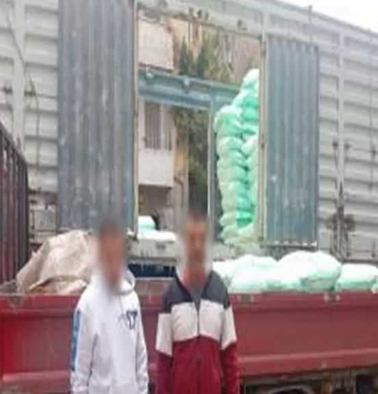ضبط شخصين بحوزتهما 20 طن دقيق بلدي مدعم