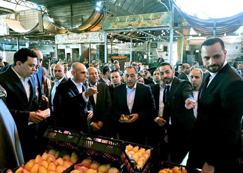 رئيس الوزراء خلال جولته بسوق العبور: التحركات الحالية تهدف لضمان عدم التعرض لأي هزة اقتصادية