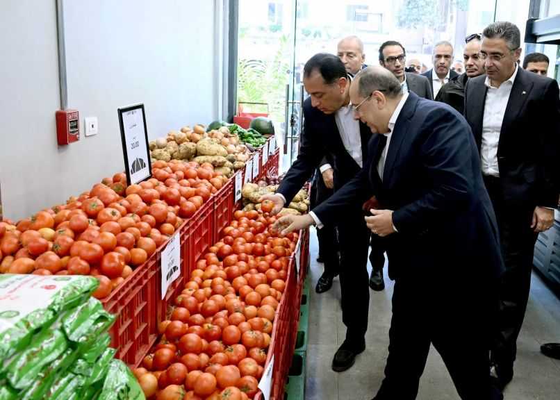 رئيس الوزراء يتفقد أحد فروع ”كاري أون” بالقاهرة.. ويُوجه بافتتاح عددًا أكبر بالمحافظات| صور