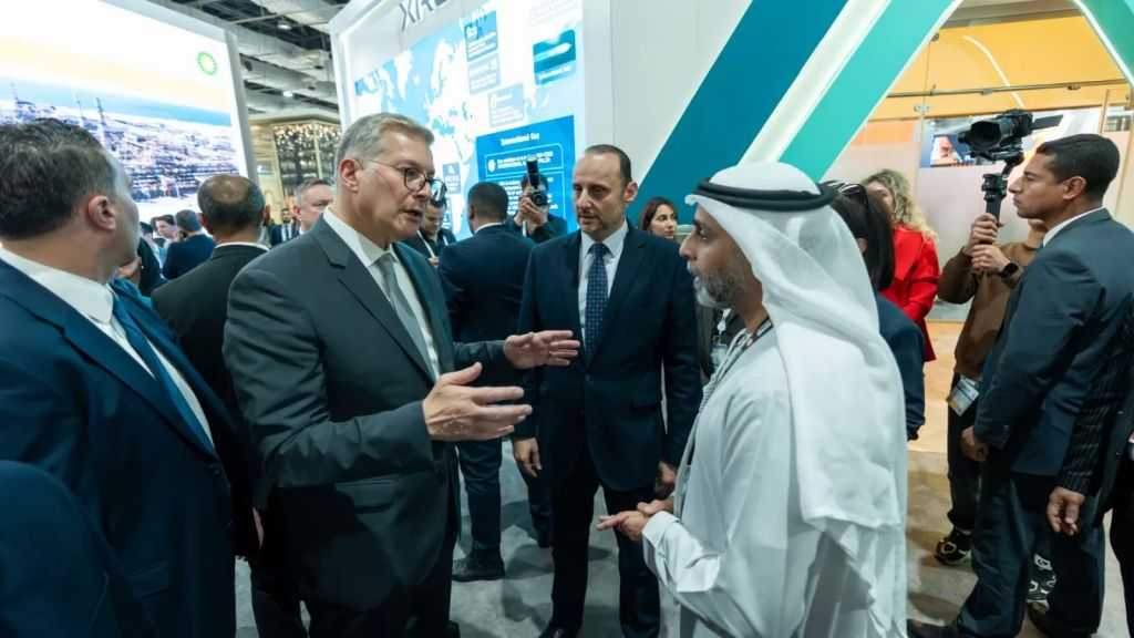 وزير البترول يتفقد أجنحة عددًا من الشركات المشاركة في معرض ”إيجبس 2026”| صور
