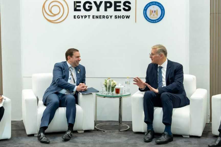 وزير البترول يُناقش مع ”شل” تعزيز التعاون الجاري في قطاع الغاز الطبيعي