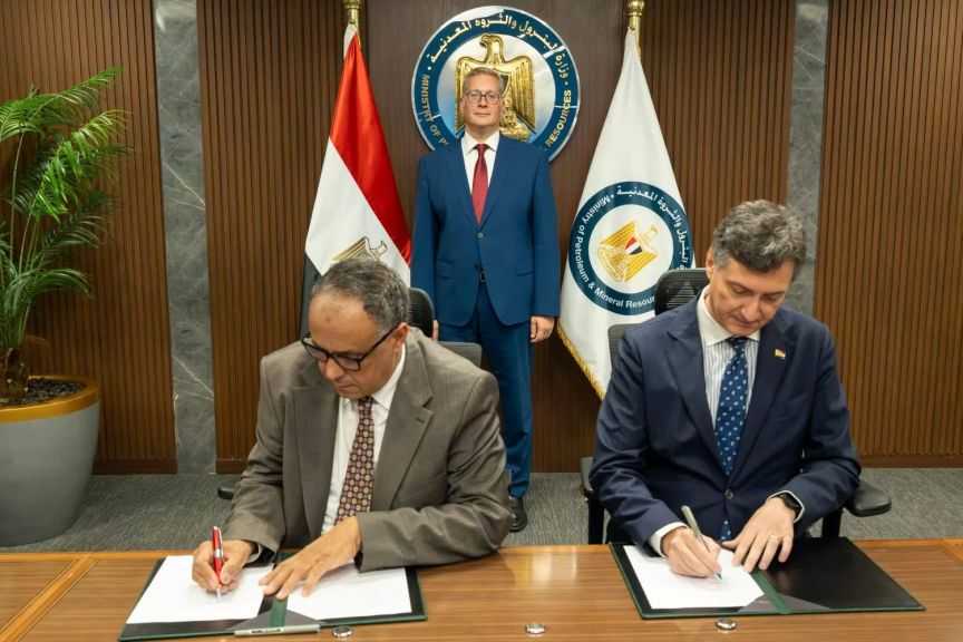 ”البترول” وإيني توقعان مذكرة نوايا ملزمة لتجديد الالتزام بمنطقة شمال بورسعيد