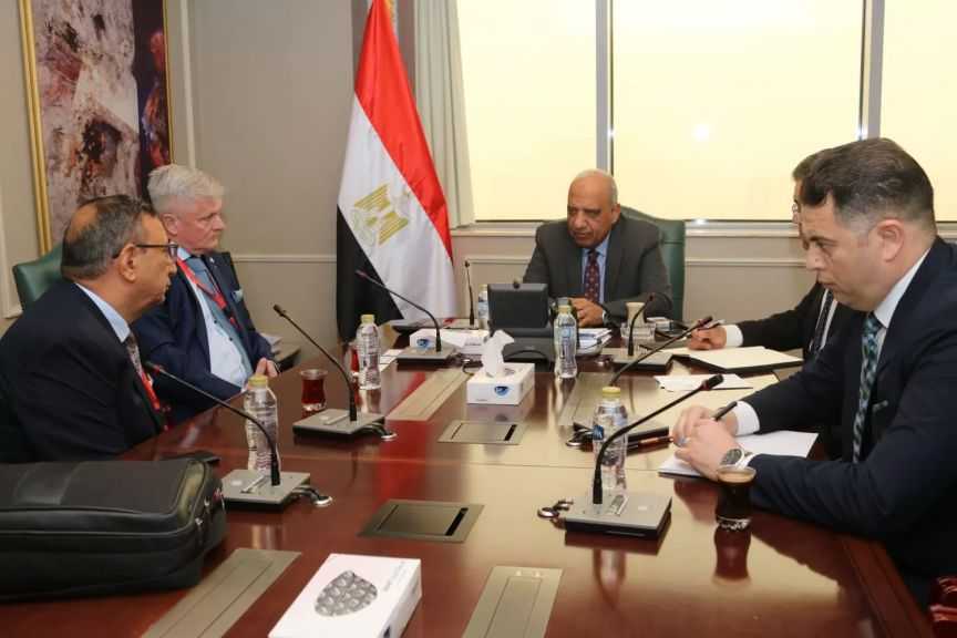 وزير الكهرباء يبحث مع مسئولي باوكو الألمانية التعاون بمجالات توطين صناعة مواسير وأنابيب الضغط