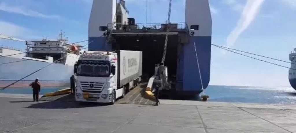 تداول 26 ألف طن بضائع و1265 شاحنة بمواني البحر الأحمر