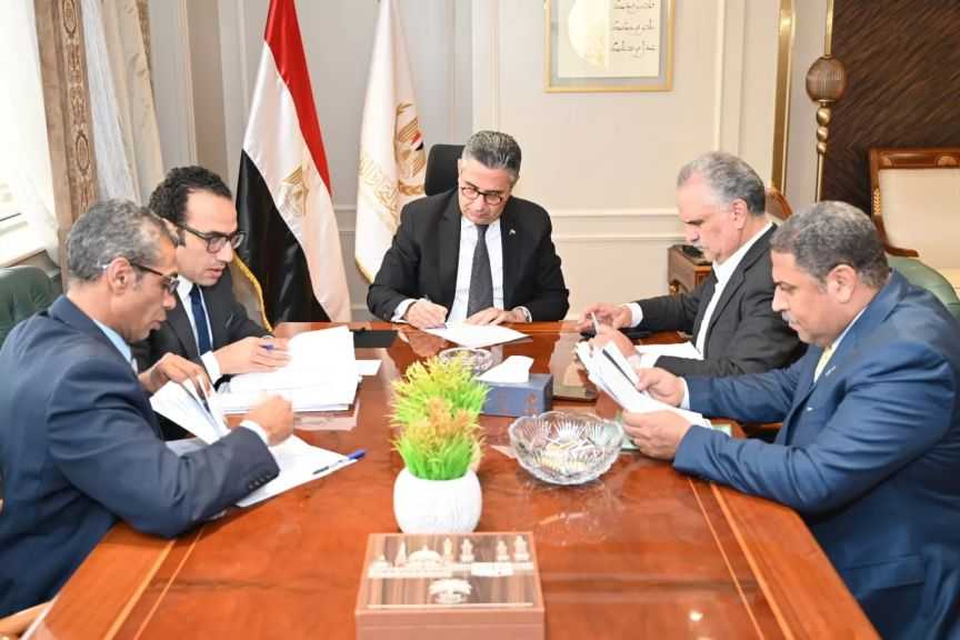 وزير التموين يعقد اجتماعه الدوري مع أعضاء مجلسي النواب والشيخ
