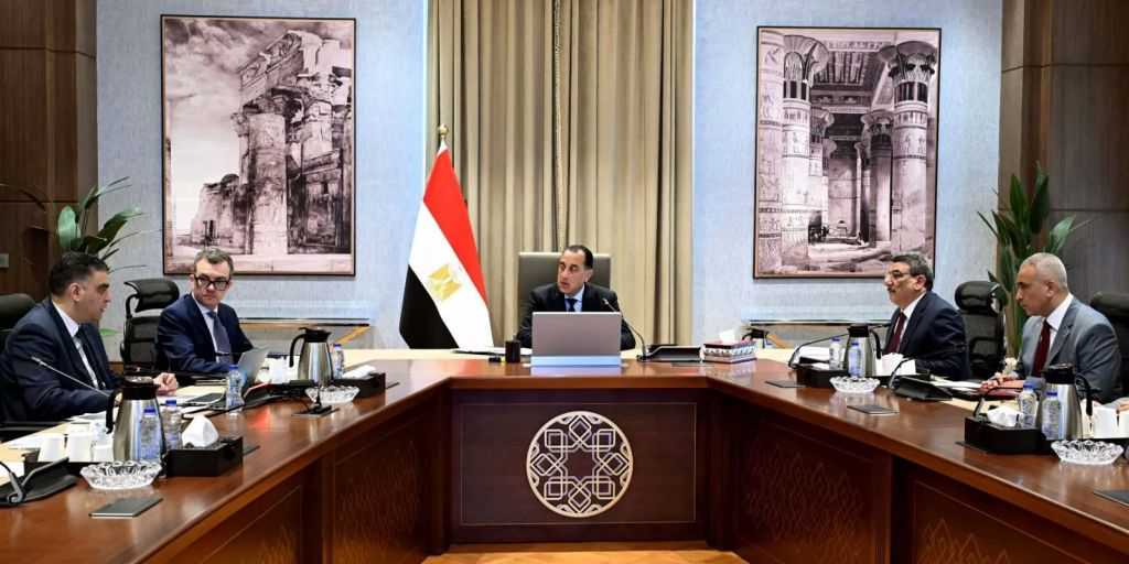 رئيس الوزراء: مهتمون بسداد مستحقات شركات الأدوية لدى ”الشراء الموحد” لانتظام سلاسل التوريد