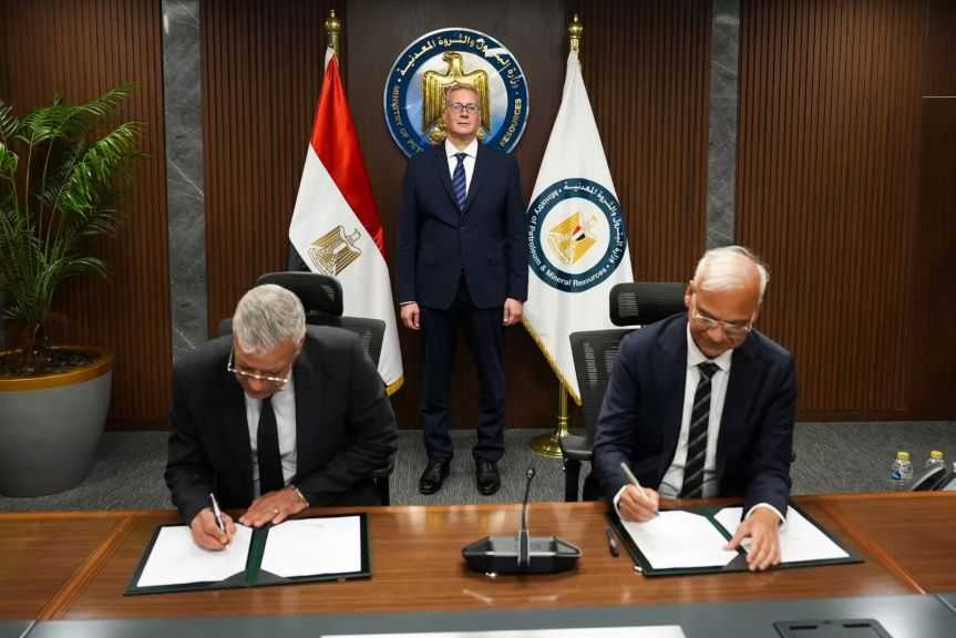توقيع عقد توريد خام الفوسفات لـ”إندوراما” لمجمعها الصناعي بـ”السخنة”