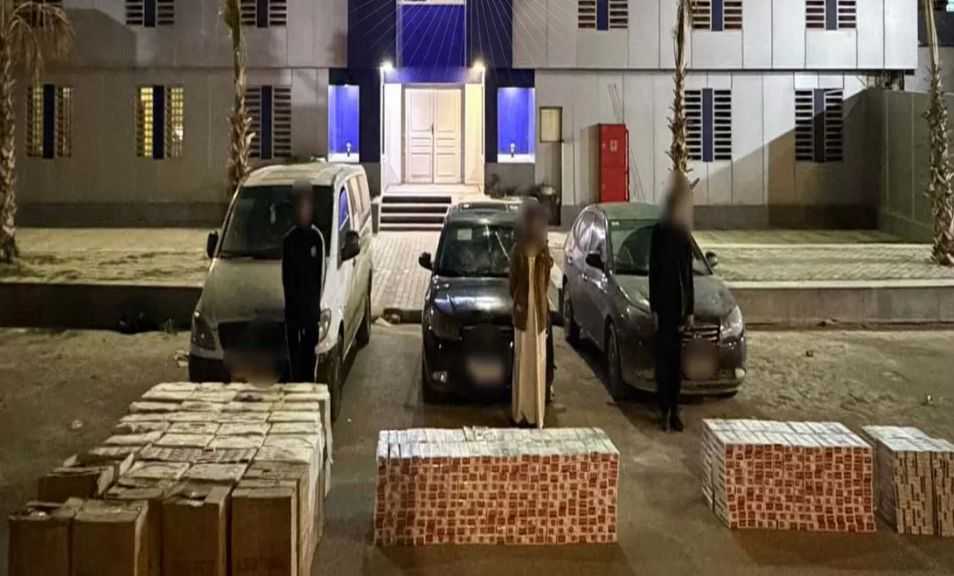 ضبط 22.5 ألف عبوة سجائر مهربة ومجهولة المصدر