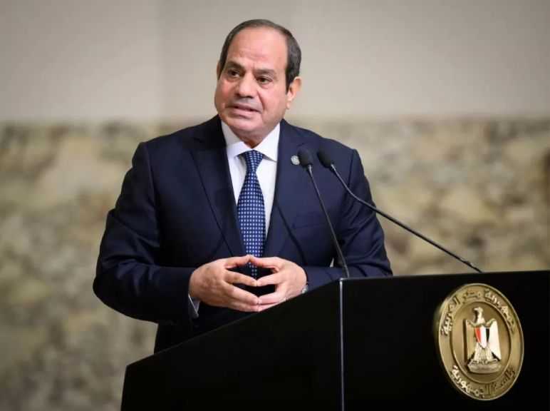 الرئيس السيسي يُتابع خطط هيئة الأوقاف لتطوير الأصول العقارية