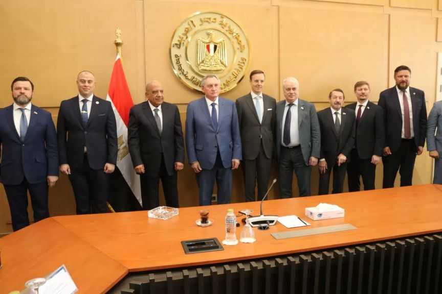 وزير الكهرباء يبحث مع وفد مجلس الدوما الروسي مستجدات مشروعات الطاقة النظيفة ومحطة الضبعة