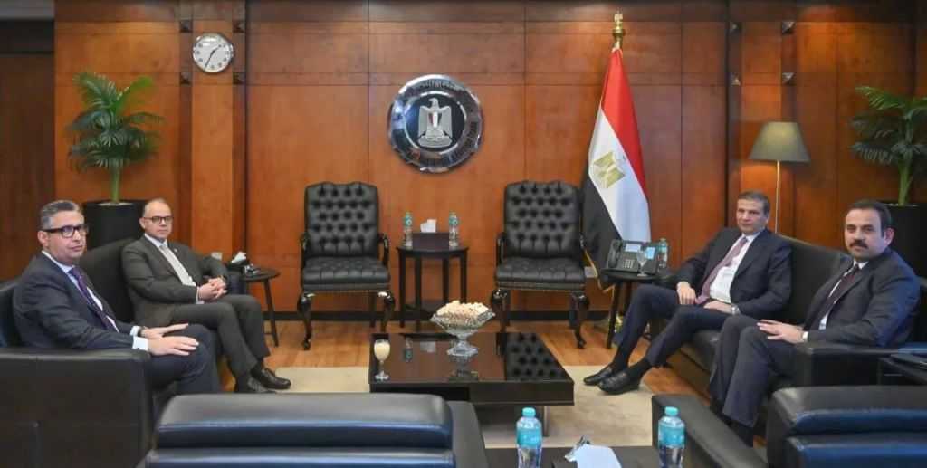 اجتماعي حكومي موسع لتفعيل البورصة السلعية بما يعزز أسعار السلع في الأسواق