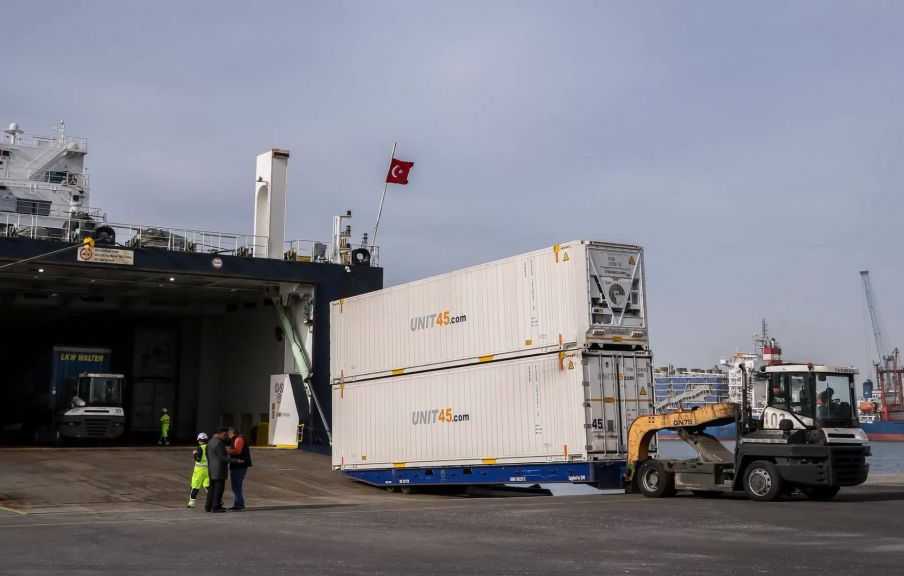 تضم ذرة وقمح وزيت.. ميناء دمياط يستقبل 47387 طنًا من البضائع