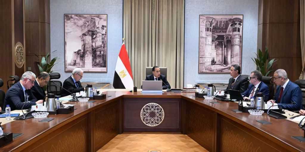 رئيس الوزراء: مناقشات مع عدة دول لإنشاء مراكز لوجستية للحبوب والزيوت